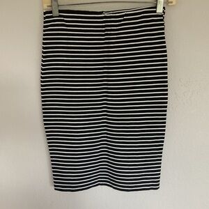 Chico's Kara Girl Stripe Black/White Mini Pencil Skirt Back Kick Pleat Size S